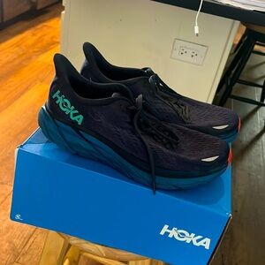 Selling size 9.5 men’s HOKAS, worn once.